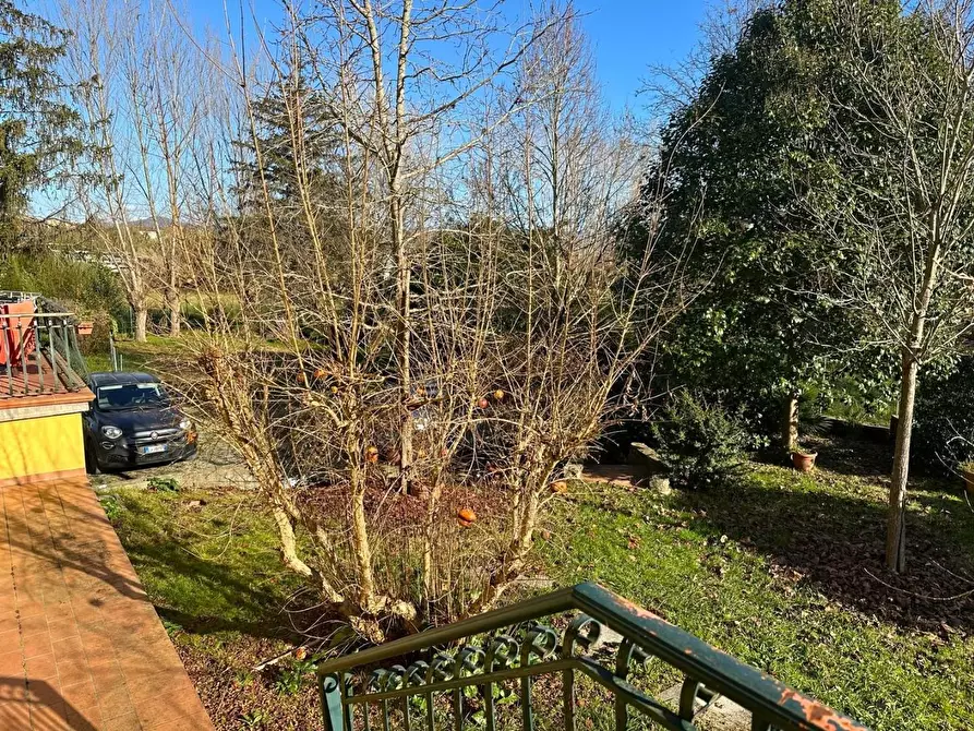 Immagine 6 di Villa in vendita  a Lucca