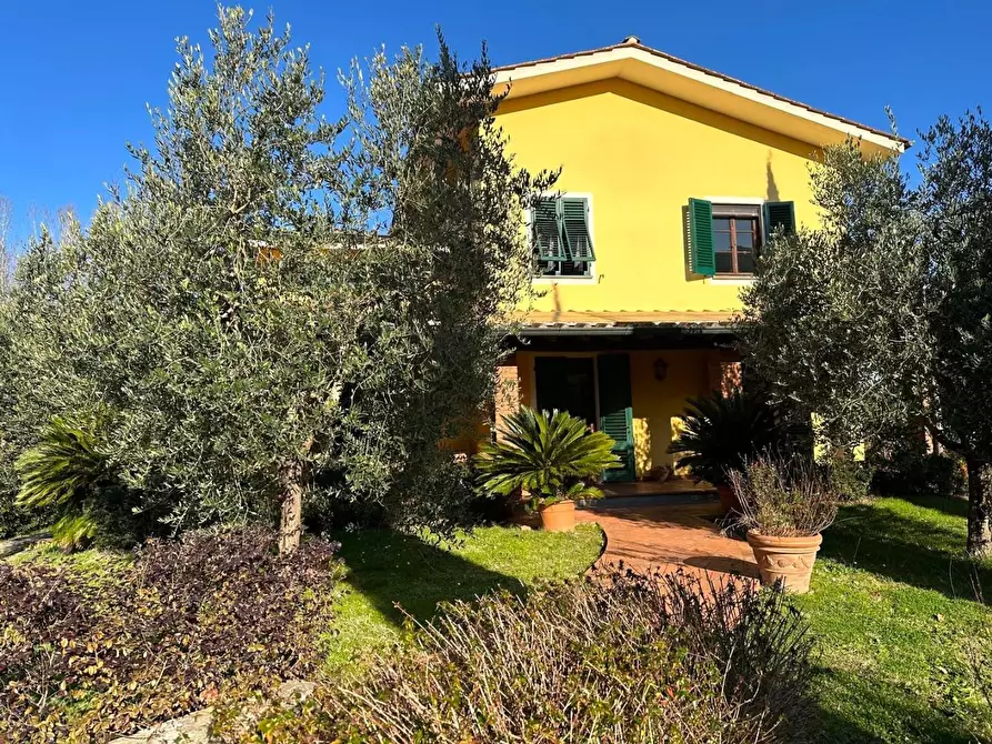 Immagine 56 di Villa in vendita  a Lucca