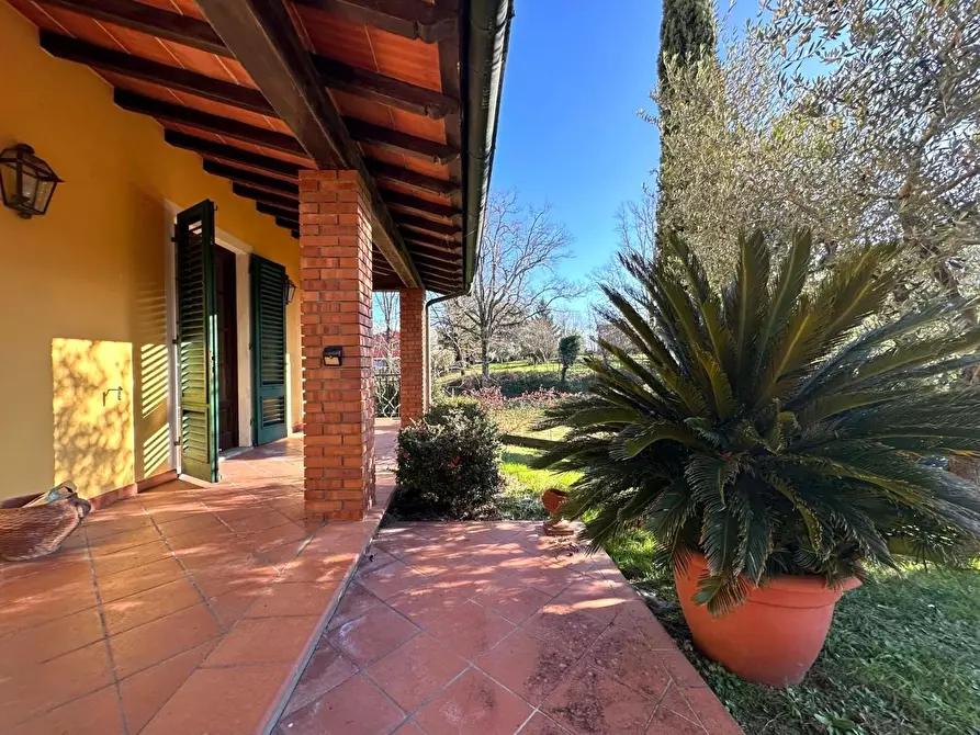 Immagine 58 di Villa in vendita  a Lucca