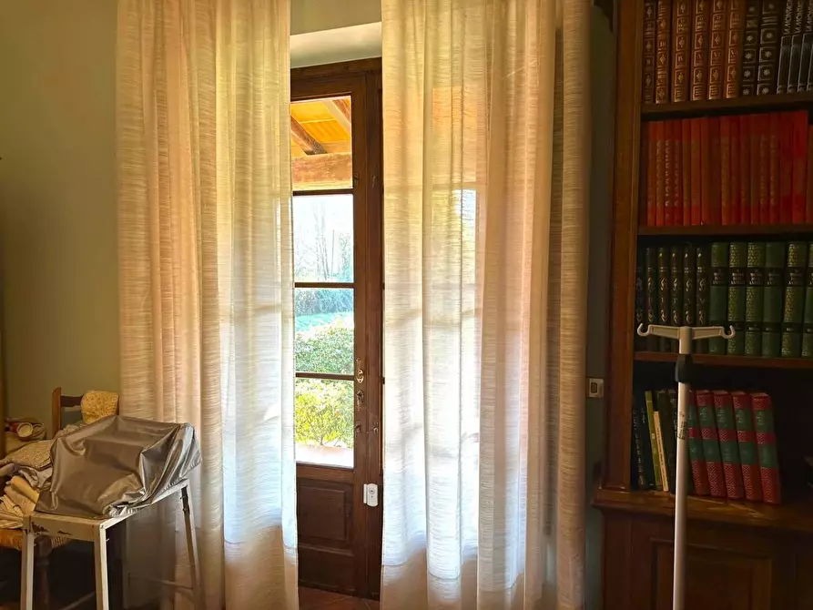 Immagine 16 di Villa in vendita  a Lucca