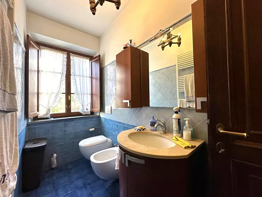 Immagine 19 di Villa in vendita  a Lucca