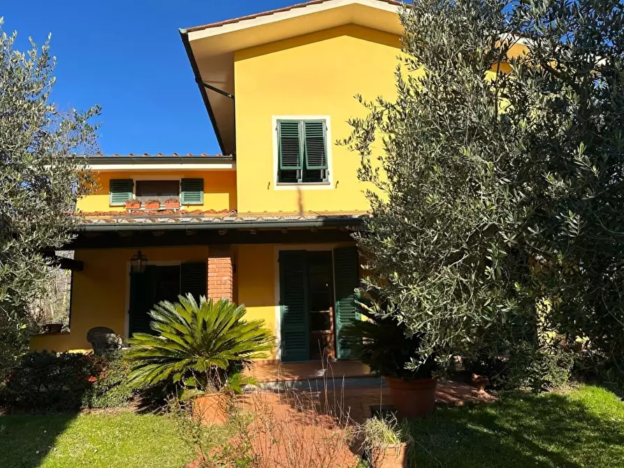 Immagine 55 di Villa in vendita  a Lucca