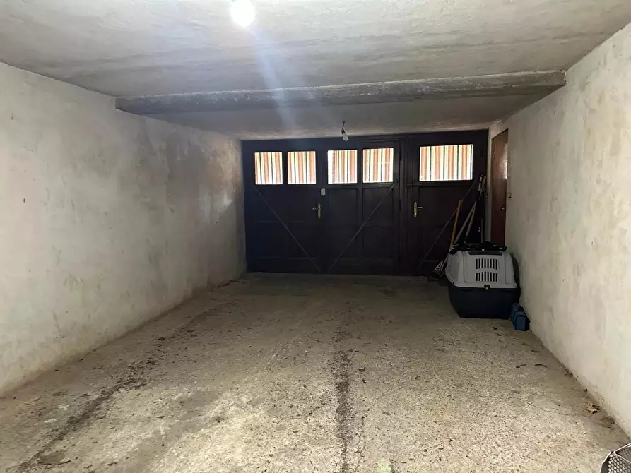 Immagine 42 di Villa in vendita  a Lucca