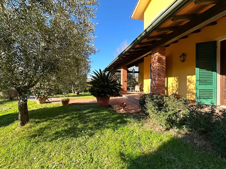 Immagine 53 di Villa in vendita  a Lucca
