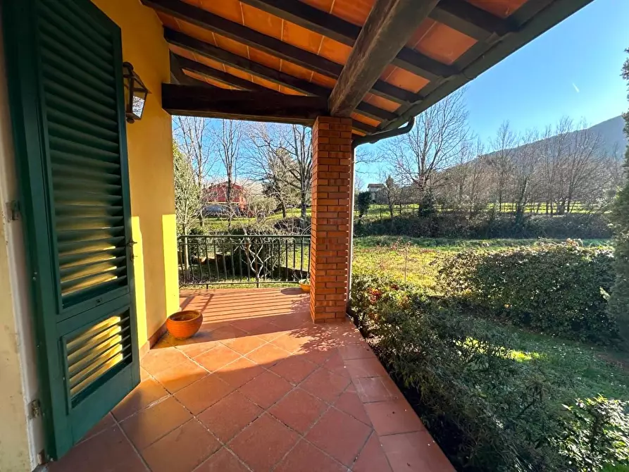 Immagine 49 di Villa in vendita  a Lucca