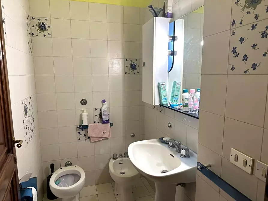 Immagine 37 di Villa in vendita  a Lucca