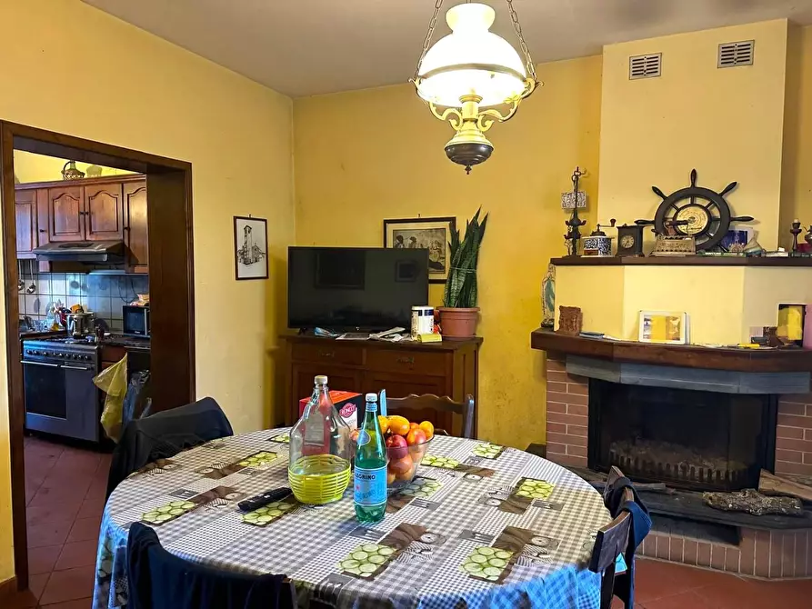 Immagine 21 di Villa in vendita  a Lucca