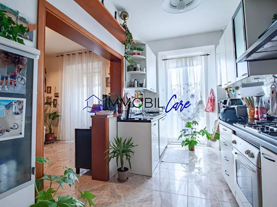 Immagine 8 di Appartamento in vendita  a Livorno