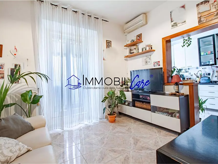 Immagine 2 di Appartamento in vendita  a Livorno