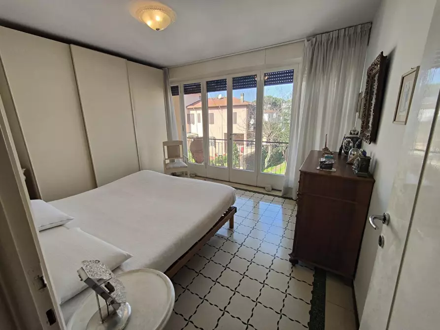 Immagine 15 di Casa semindipendente in vendita  a Viareggio