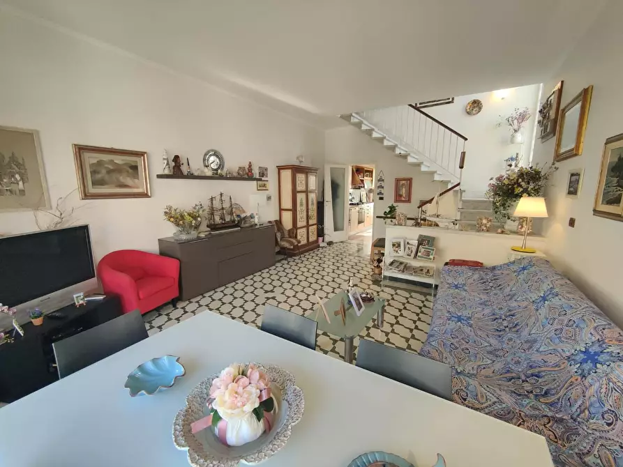 Immagine 4 di Casa semindipendente in vendita  a Viareggio