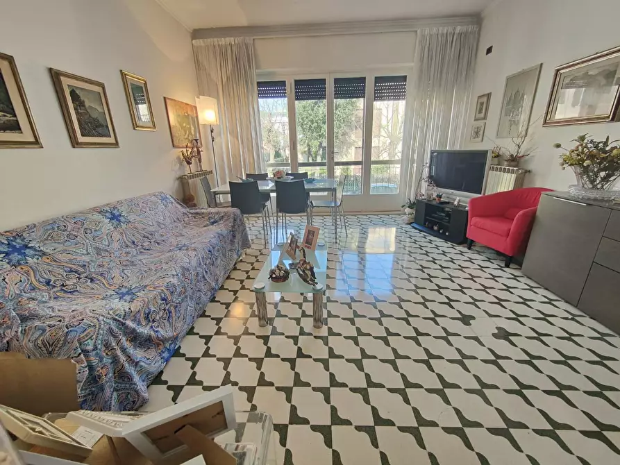 Immagine 3 di Casa semindipendente in vendita  a Viareggio