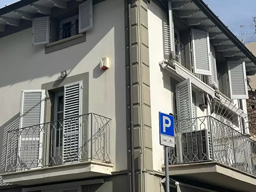 Immagine 19 di Appartamento in vendita  a Viareggio