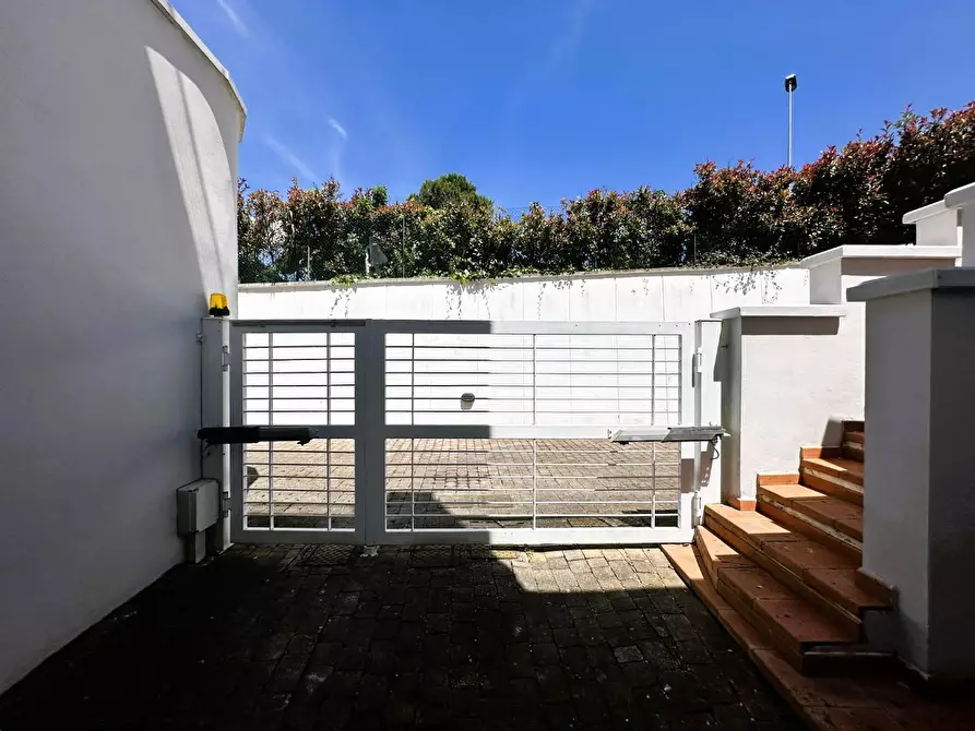 Immagine 42 di Villa in vendita  a Rosignano Marittimo