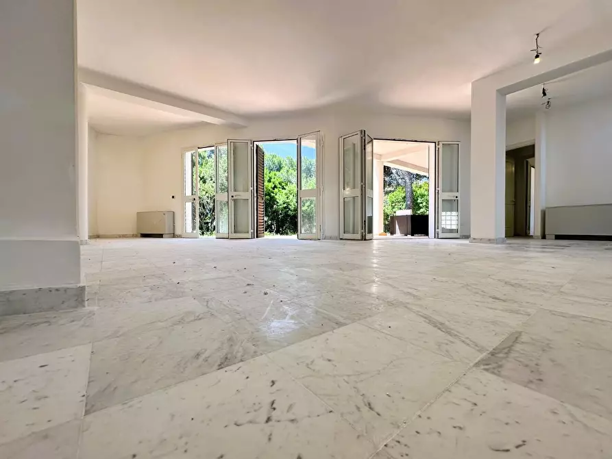 Immagine 6 di Villa in vendita  a Rosignano Marittimo