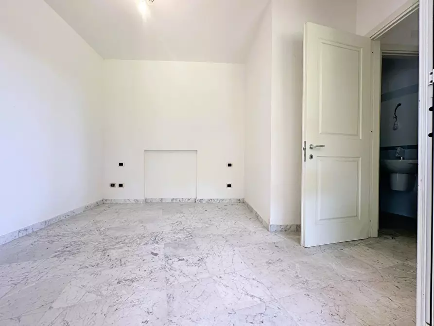 Immagine 14 di Villa in vendita  a Rosignano Marittimo