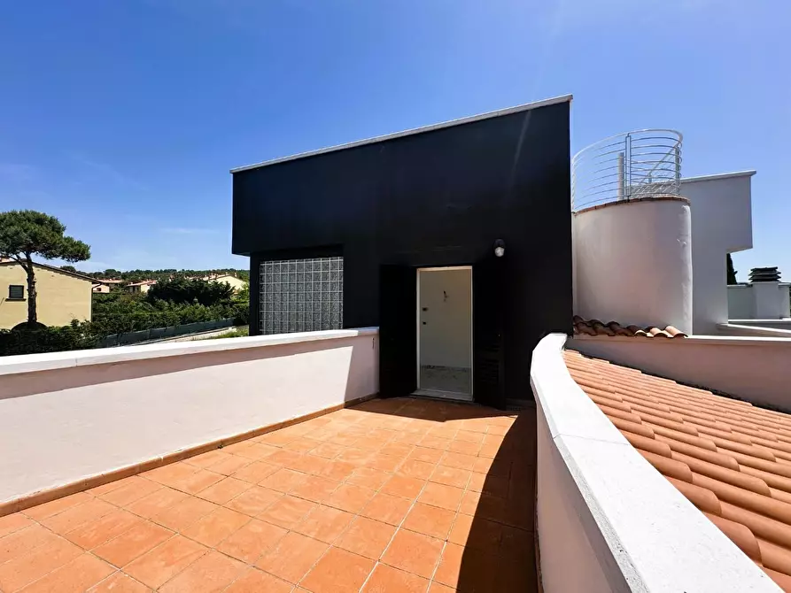 Immagine 21 di Villa in vendita  a Rosignano Marittimo