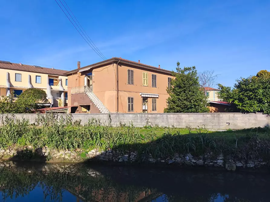 Immagine 23 di Casa indipendente in vendita  a Ameglia