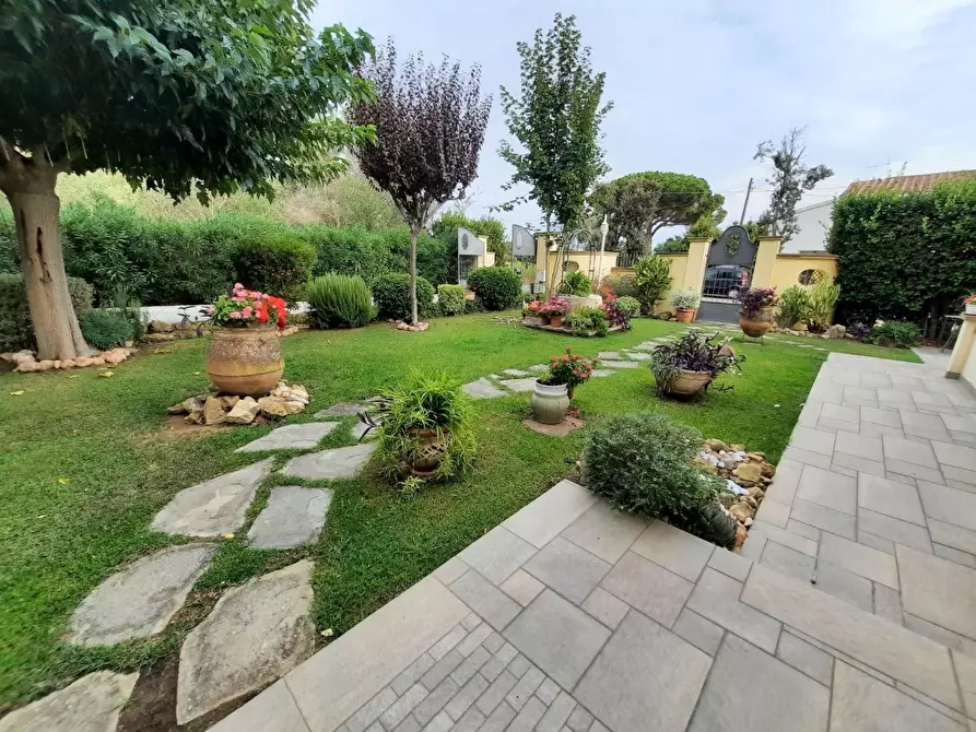 Immagine 2 di Porzione di casa in vendita  a Rosignano Marittimo