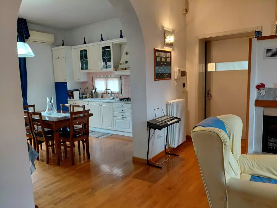 Immagine 6 di Villa in vendita  a Colle Di Val D'elsa