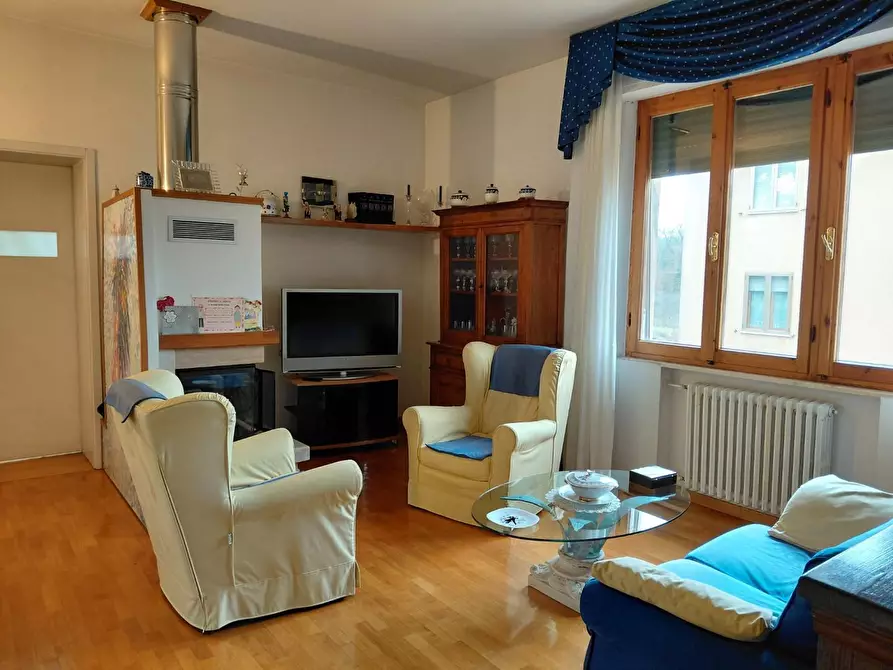 Immagine 1 di Villa in vendita  a Colle Di Val D'elsa