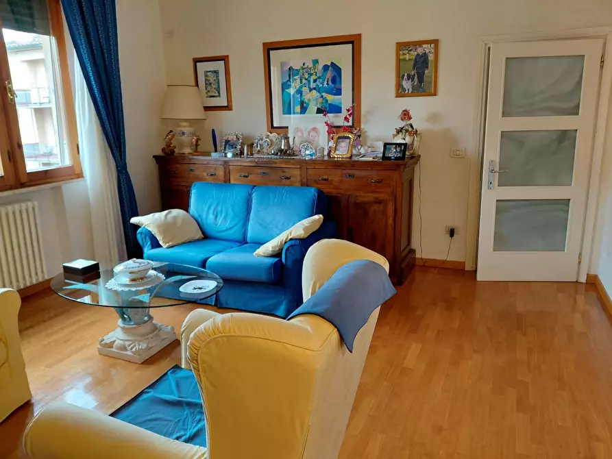 Immagine 2 di Villa in vendita  a Colle Di Val D'elsa