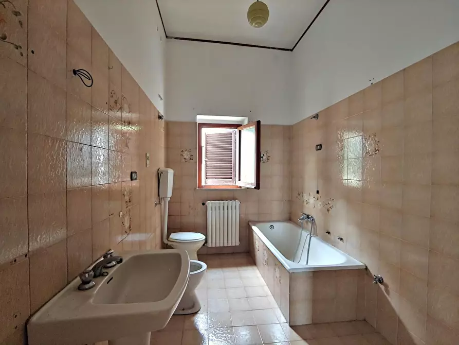 Immagine 12 di Appartamento in vendita  a Sinalunga