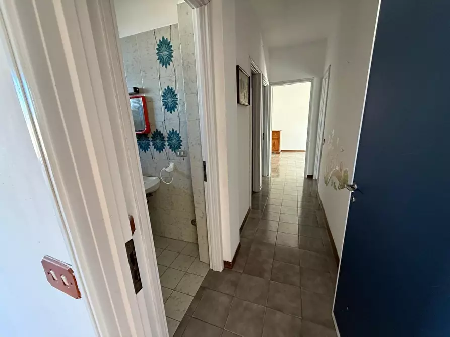 Immagine 9 di Appartamento in vendita  a Massa