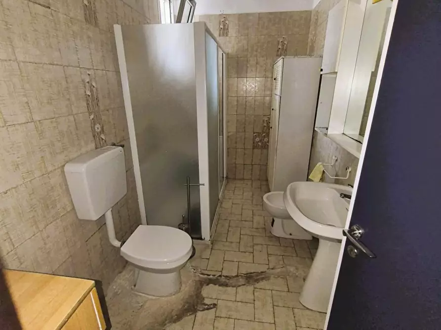 Immagine 11 di Appartamento in vendita  a Massa