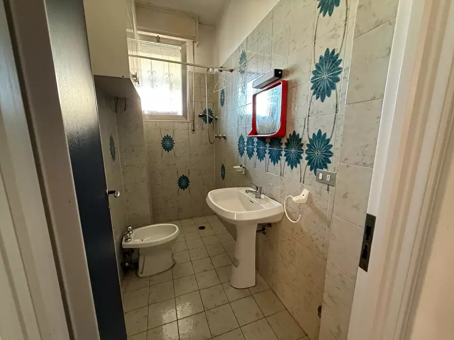 Immagine 10 di Appartamento in vendita  a Massa