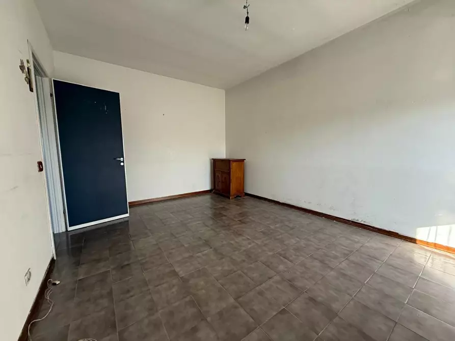 Immagine 18 di Appartamento in vendita  a Massa