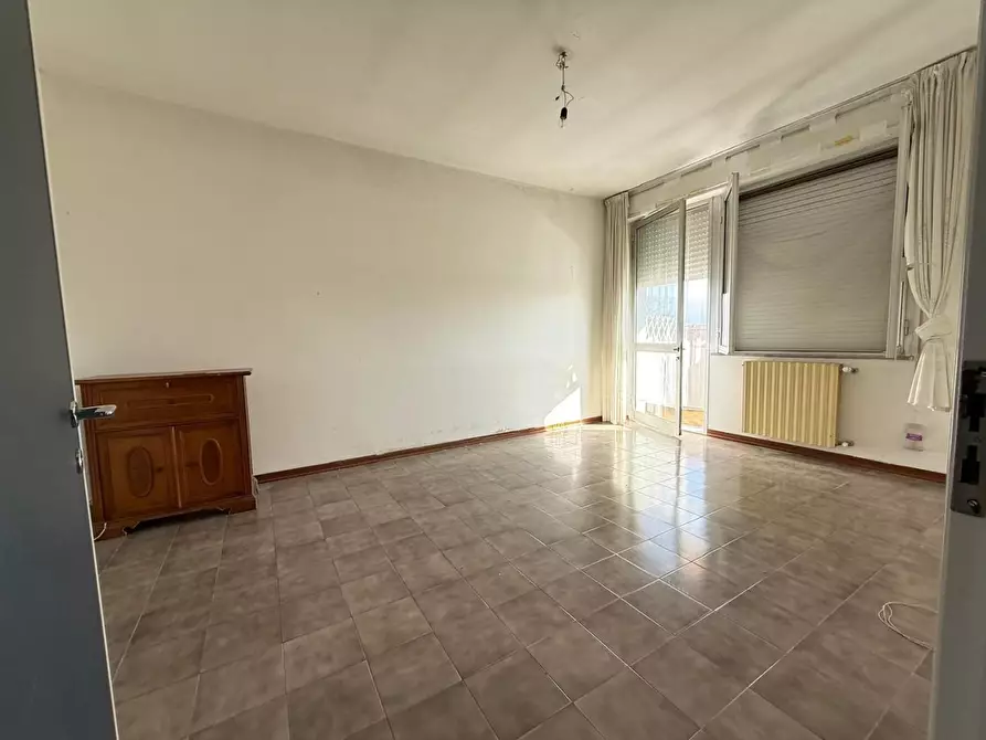 Immagine 16 di Appartamento in vendita  a Massa