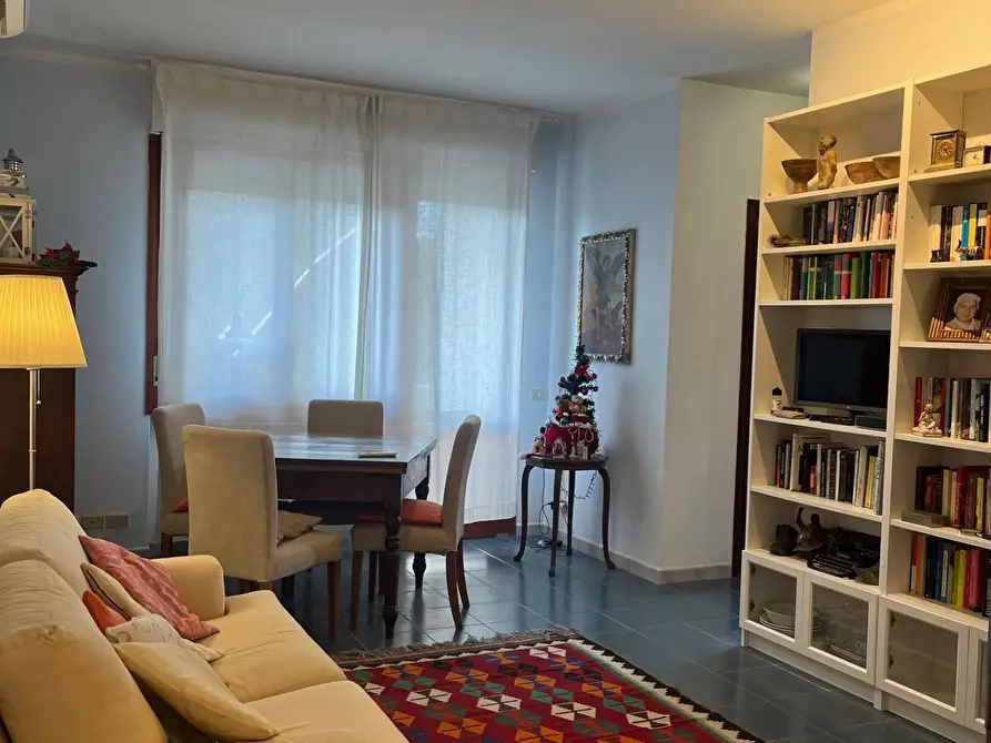 Immagine 1 di Appartamento in vendita  a Massa