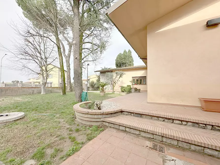 Immagine 25 di Villa in vendita  a Pieve A Nievole