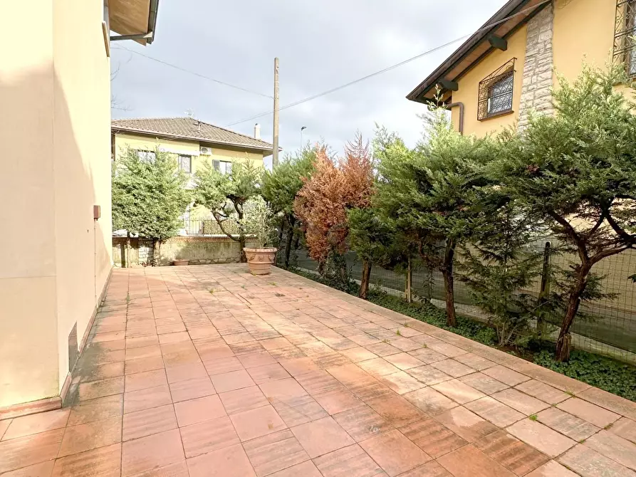 Immagine 23 di Villa in vendita  a Pieve A Nievole