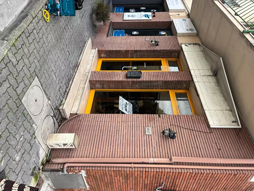 Immagine 3 di Locale commerciale in affitto  a Cascina