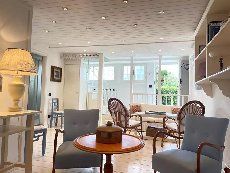 Immagine 1 di Appartamento in vendita  a Forte Dei Marmi