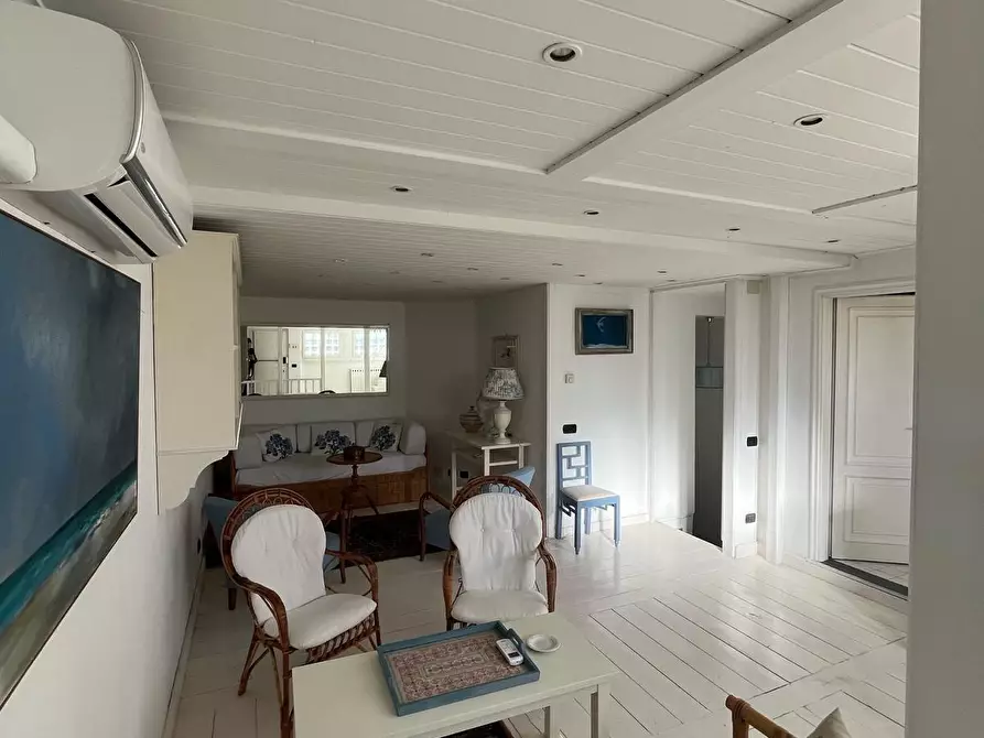 Immagine 3 di Appartamento in vendita  a Forte Dei Marmi