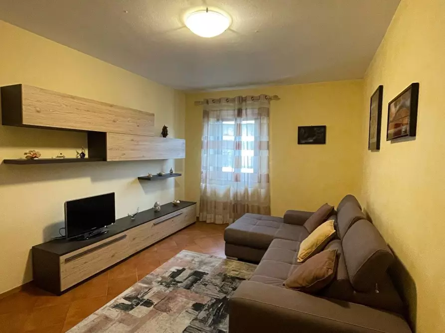 Immagine 2 di Appartamento in vendita  a Viareggio