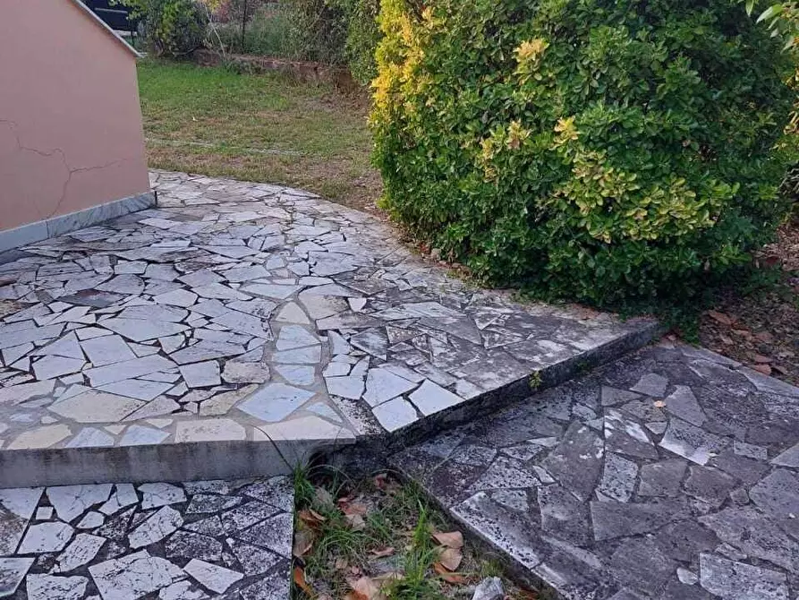 Immagine 15 di Porzione di casa in vendita  a Castelnuovo Magra
