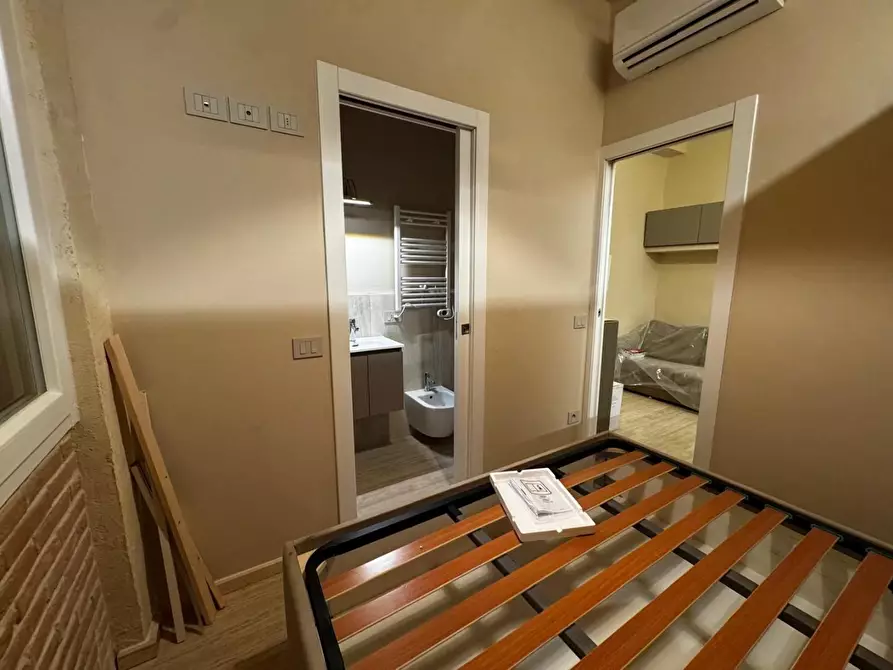 Immagine 11 di Appartamento in vendita  a Viareggio