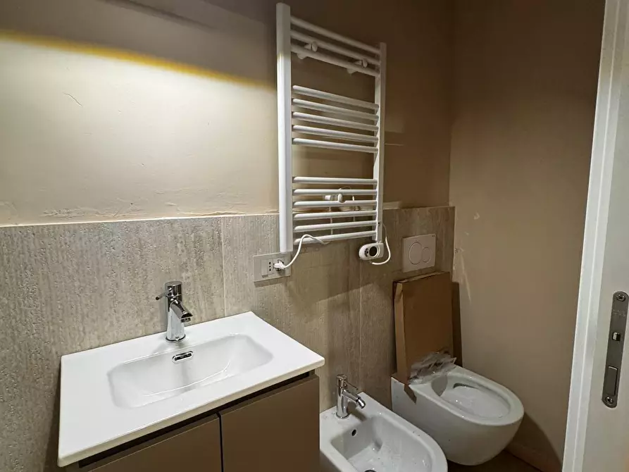 Immagine 14 di Appartamento in vendita  a Viareggio