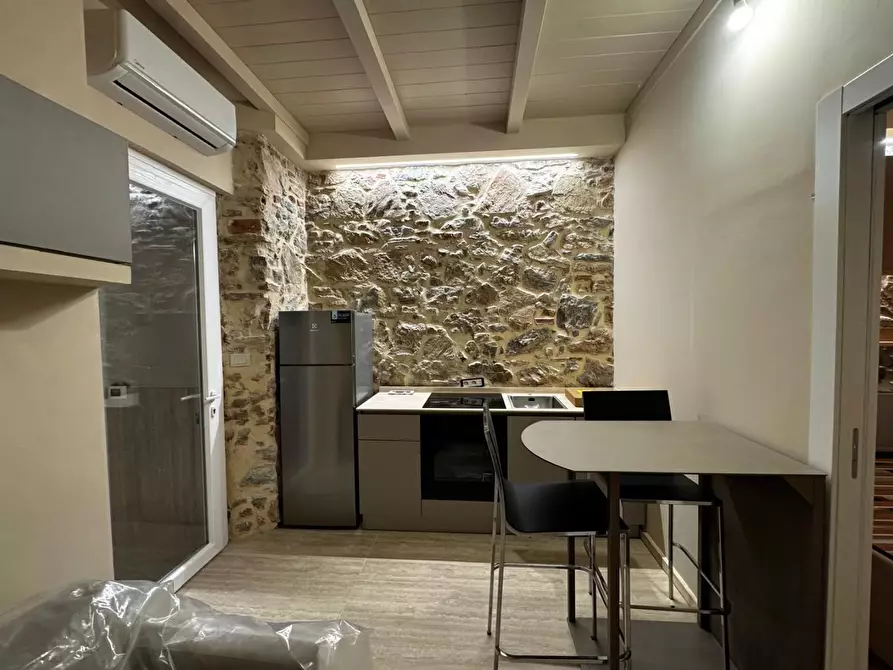 Immagine 2 di Appartamento in vendita  a Viareggio