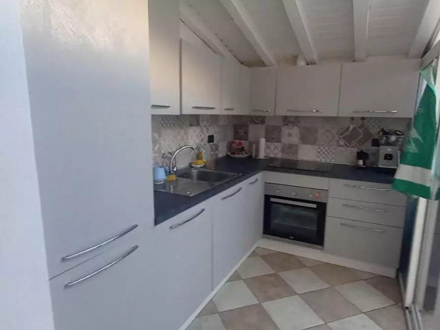 Immagine 17 di Appartamento in vendita  a Camaiore