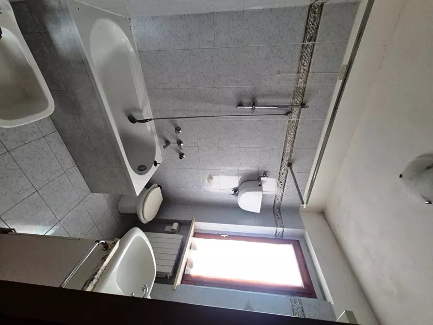 Immagine 10 di Appartamento in vendita  a Siena