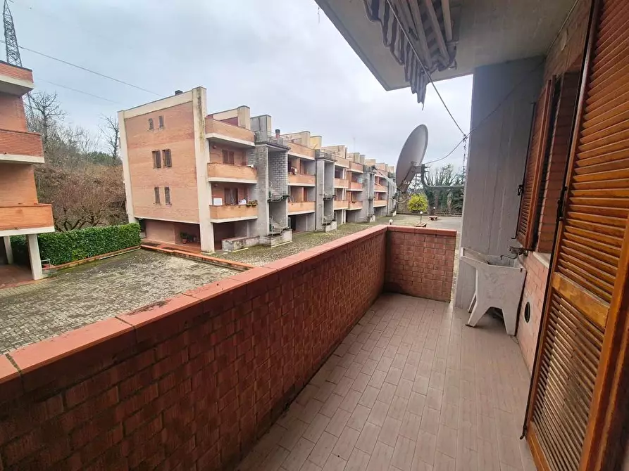 Immagine 13 di Appartamento in vendita  a Siena