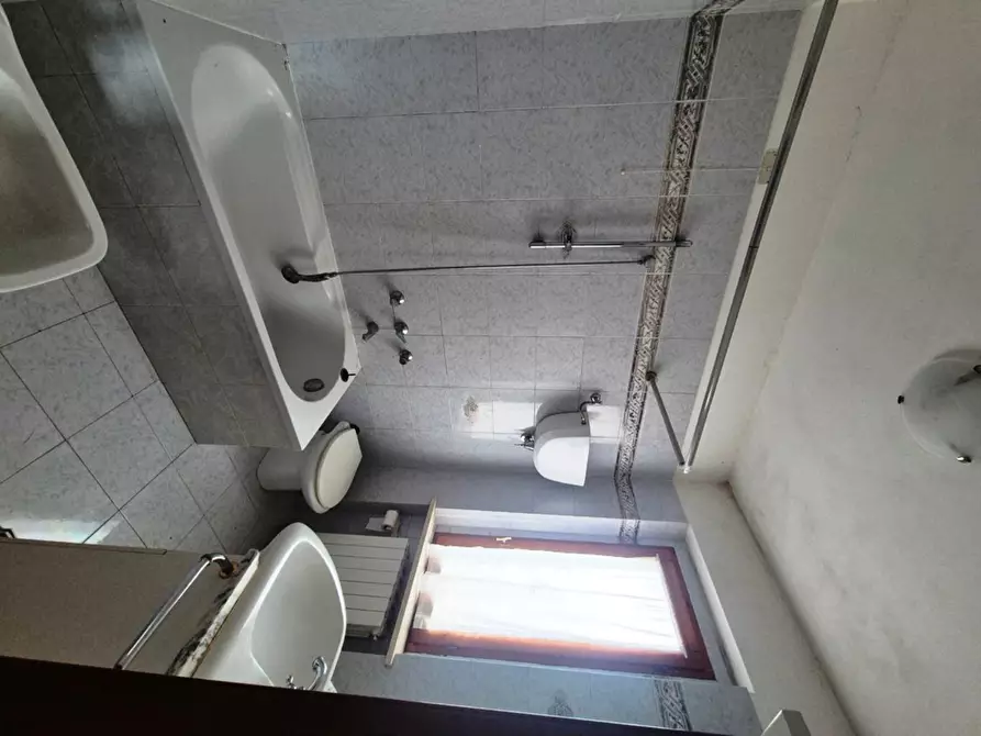 Immagine 11 di Appartamento in vendita  a Siena