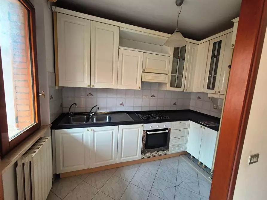 Immagine 3 di Appartamento in vendita  a Siena