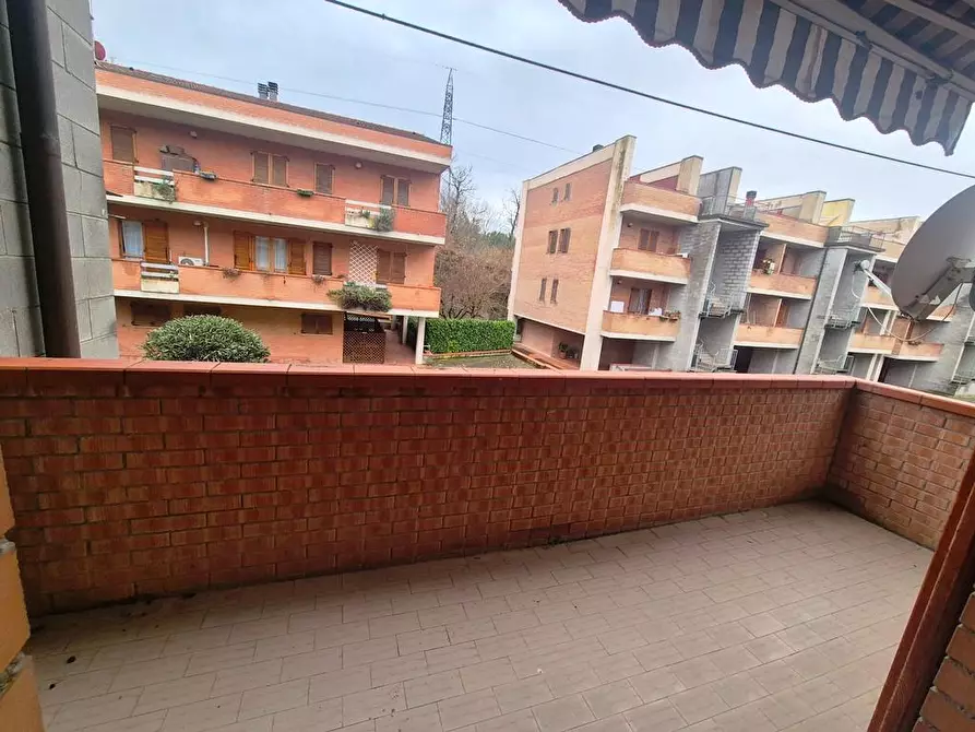 Immagine 4 di Appartamento in vendita  a Siena