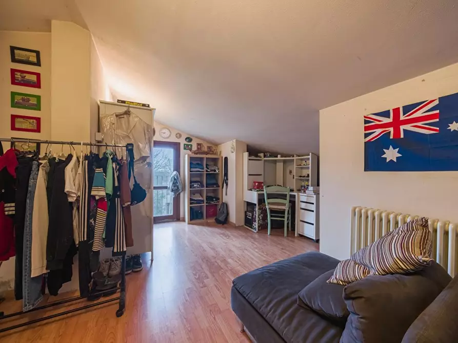 Immagine 23 di Casa bifamiliare in vendita  a Cascina